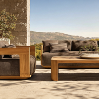 Ensemble de meubles de jardin de luxe en bois massif, design moderne personnalisé, élégant, comprenant un canapé, une table d'appoint ronde et un fauteuil de salle à manger, portable, pour villa.