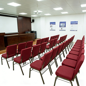 Cadeira Moderna Empilhável e Interligável de Metal Acolchoada para Auditório, Escola, Conferência, Eventos, Oração e Igreja com Preço de Atacado de Fábrica - Product Image 2