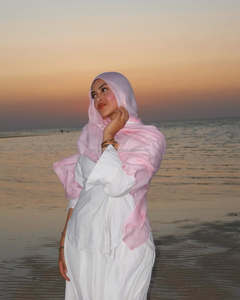 Hijab in Modal Premium Leggero con Sottohijab in Cotone Ghiaccio, Facile da Indossare, Nuova Tendenza Moda Etnica - Product Image 6