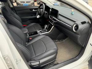 Coches usados <span class=keywords><strong>Kia</strong></span> K3 <span class=keywords><strong>2021</strong></span> 1.5L IVT Luxury Edition Fuel Car coche de ocasión - Product Image 5