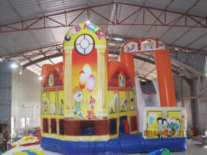 Châteaux gonflables en PVC pour enfants avec toboggan pour le plaisir des parcs d'aventure - Product Image 2