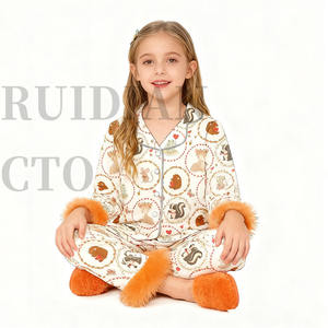 <span class=keywords><strong>Pigiama</strong></span> per Bambine per San Valentino, Set 2 Pezzi <span class=keywords><strong>con</strong></span> Camicia a Maniche Lunghe <span class=keywords><strong>con</strong></span> <span class=keywords><strong>Bottoni</strong></span> e Pantaloni <span class=keywords><strong>con</strong></span> Bordo Peloso - Product Image 4