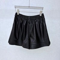 Shorts en cuir noir classiques pour femmes, taille élastique, cordon de serrage, poches discrètes, pantalon en cuir décontracté, style urbain quotidien