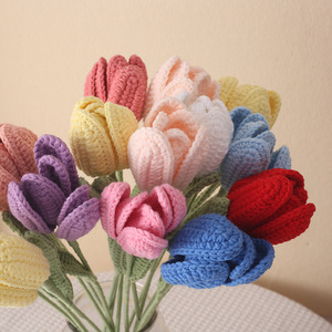 Arrangement de fleurs artificielles en fil de tulipe tricoté à la main Kexiang pour la décoration de la maison et les cadeaux - Product Image 1