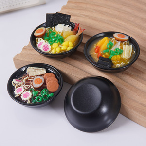Porte-clés réaliste en forme de bol de ramen, breloque de sac faite à la main en forme de nouilles aux fruits de mer, décoration de jouet alimentaire japonais. - Product Image 4