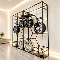 Présentoir métallique sur mesure pour échantillons de pièces détachées automobiles, jantes en alliage, pneus, moyeux et accessoires automobiles pour salles d'exposition