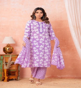 Ensemble Kurti 3 pièces avec dupatta pour mariage et usage quotidien, en coton, prix de gros, cadeau pour elle, fourni par un exportateur indien. - Product Image 3