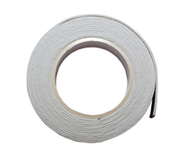 Bande de fixation pour garniture automobile résistante aux hautes températures, pour fixation de pièces intérieures du tableau de bord