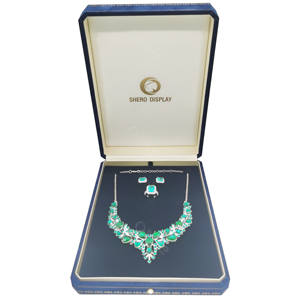 Bague de fiançailles de mariage de luxe collier Bracelet boîte d'emballage de bijoux cadeau boîtes à bijoux en velours avec logo personnalisé - Product Image 4