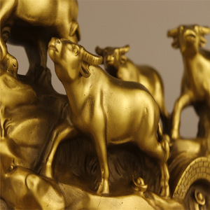 Figurines d'animaux en bronze, cinq bœufs en cuivre, cadeaux créatifs pour la décoration de la maison, objets décoratifs en cuivre, artisanat - Product Image 4