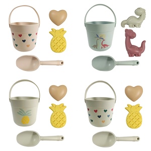 4 طقم صيفي خارجي لطيف من السيليكون المضحك للأطفال مع دلو وجاروف - Product Image 1