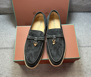 Mocassini da Donna di Lusso Personalizzati con Fibbia Metallica Retrò, Scarpe Casual Eleganti da Passeggio - Product Image 1