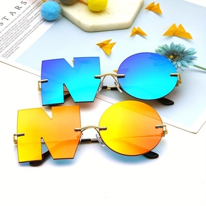Gafas Elegantes sin Montura para Mujer con Extremos Espejados, Sin la Marca de Lujo - Product Image 1