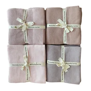 Couverture de bébé personnalisée avec nom brodé doux uni 100% coton bambou biologique câblé tricoté au crochet pour garçons et filles