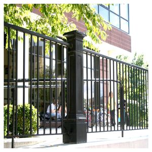Clôture en fer noir pour balcon et terrasse, barrière de sécurité avec lignes horizontales simples et traitement antirouille - Product Image 1