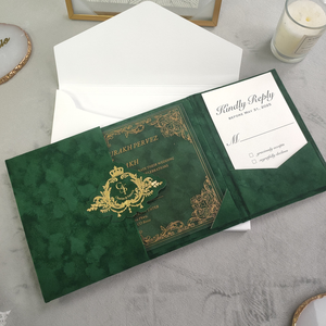 การ์ดเชิญงาน<span class=keywords><strong>แต่งงาน</strong></span>สุดหรูหรา ปกแข็งหุ้มกำมะหยี่ สีเขียวมรกต พร้อมอะคริลิคสีทอง - Product Image 1