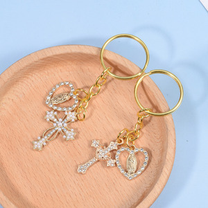 Porte-clés de luxe en forme de cœur avec strass et perles, pendentif croix Vierge Marie pour femme, porte-clés de voiture doré, porte-clés de sac à dos - Product Image 2
