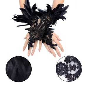 Bracciale con Piume per Halloween, Guanti in Pizzo Nero Traforato Stile Gotico, Accessori Sexy per Adulti - Product Image 4