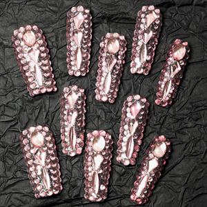 Vente en gros d'ongles artificiels en acrylique faits à la main, longs, en forme de cercueil, à couverture complète, design 3D, avec strass, personnalisables - Product Image 3
