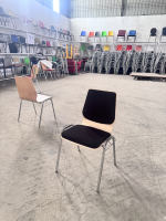 Chaise de conférence commerciale rembourrée en contreplaqué empilable et accrochable OKBUY, avec cadre métallique, pour banquets et formations, personnalisable