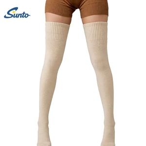 सर्दियों की मोटी महिलाएं ऊन सांस लेने योग्य घुटने की ऊंची स्टकिंग भेड़ ऊन कस्टम लोगो मोजे - Product Image 1