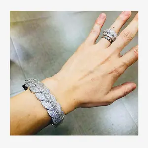 BMZ独特设计铂金电镀首饰套装白金Ip电镀微型钻石手镯和结婚戒指套装