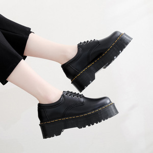 รองเท้าบูทหนังวัวพื้นหนาแบบหุ้มข้อต่ำ ทนทานต่อการสึกหรอ กันลื่น รองเท้าลำลองหนังสำหรับผู้หญิงและผู้ชาย มีไซส์ 46 - Product Image 6