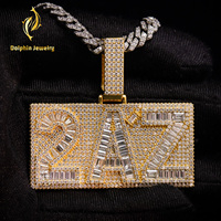 Pendentif personnalisé en moissanite VVS avec plaque nominative, en argent 925 plaqué or, lettres et chiffres sertis de pierres baguette et rondes, bijoux hip-hop