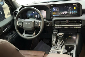Toyota Prado 2.4T <span class=keywords><strong>Híbrido</strong></span> Wild WX 8AT 2024 Usado, SUV 4x4 Permanente, Volante a la Izquierda, 6 Asientos - Product Image 5