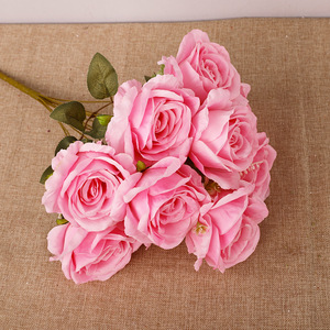 ช่อดอกกุหลาบสีชมพู 10 ดอก ประดิษฐ์ สำหรับตกแต่งงานแต่งงาน ดอกไม้พลาสติกและผ้าไหมคุณภาพสูง พร้อมแจกัน - Product Image 4