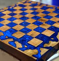 Coffret d'échecs en bois et résine personnalisé, pièces d'échecs rouges et noires, jeu d'échecs de luxe fait main pour enfants - Artisanat Tayyab, logo personnalisé