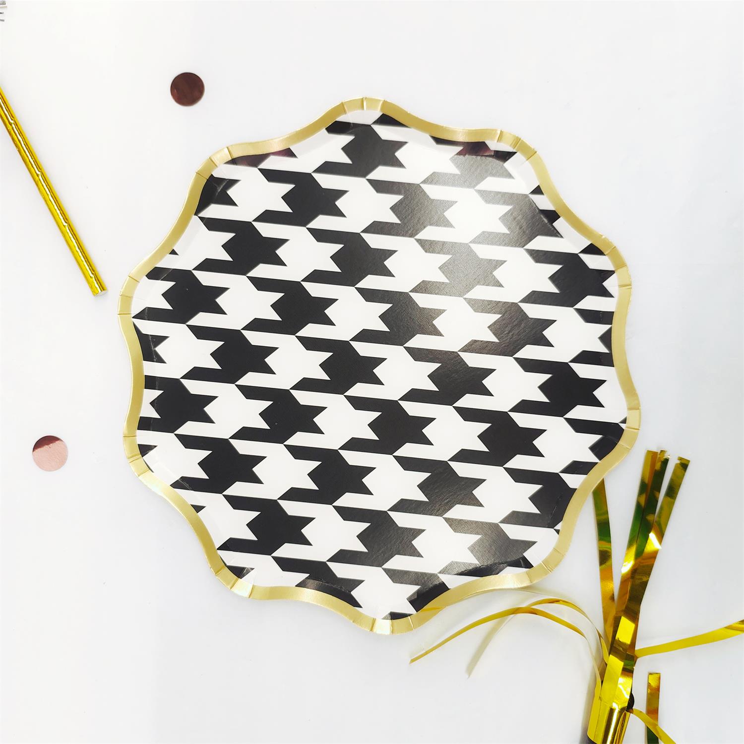 จานขนาด 8.5 นิ้ว