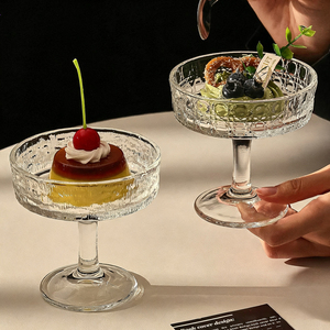 Verres à cocktail côtelés faits à la main 200 ml, style Art Déco avec bord doré, ensemble de verres à martini avec cuillère doseuse en acier inoxydable et outils de bar - Product Image 4