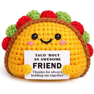 Cadeaux en forme de taco faits main au crochet, parfaits pour célébrer un nouvel emploi ou comme symbole d'encouragement et de reconnaissance pour les amis - Product Image 4