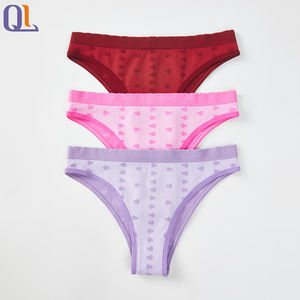 Slip da Donna Eleganti e Sexy con Motivi, Morbidi e Traspiranti, a Vita Media, Elastici, Stile Bikini - Product Image 1