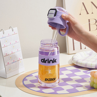 Bouteille d'eau en PC de 540 ml avec paille, couvercle rabattable, anti-fuite, portable, pour étudiants, sport, gym, camping en plein air