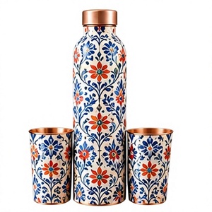 Botella de Agua Artística de Cobre con Diseño Floral, con Tapa y 2 Tazas a Juego, Juego de Bebidas con Patrón de Flores - Product Image 1