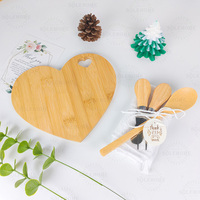 Mini plateau à fromage en bambou fait main en forme de cœur avec couteaux, cadeau personnalisé de remerciement pour une fête prénuptiale ou un mariage