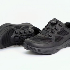 รองเท้าวิ่งแบบหัวเข็มขัดอัตโนมัติสำหรับผู้ชาย ระบายอากาศได้ดี น้ำหนักเบา ผ้าตาข่าย สำหรับการฝึกซ้อมกลางแจ้ง เดินป่า ฤดูร้อน สีดำ ส้นเตี้ย - Product Image 2