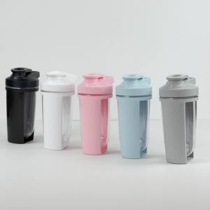 Taza agitadora portátil de plástico de doble capa de 500ML graduada para mezclar batidos de proteínas Ideal para entusiastas de los deportes de Fitness disponibles - Product Image 4
