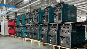 Machine à souder MIG 220V avec technologie d'onduleur industriel 250A et roues - MIG/MAG/Flux et MMA 4-en-1 pour un travail de soudage de qualité - Product Image 5