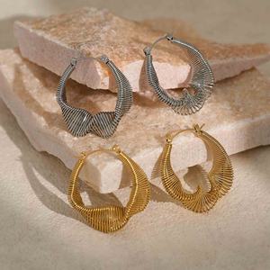 Aretes de Aro de Acero Inoxidable con Baño de Oro de 18K, Estilo Gótico, Tendencia Actual, Alta Retención de Color, Diseño Colgante, Nicho de Moda, Venta al Por Mayor, Disponibles - Product Image 2