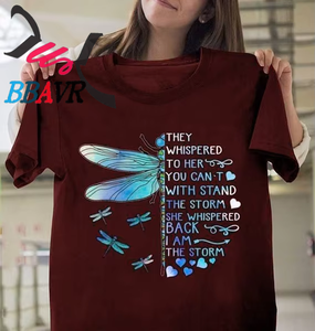 เสื้อยืดแฟชั่นผู้หญิงสไตล์ลำลองพิมพ์ลายกราฟิกสไตล์เรโทรสำหรับฤดูใบไม้ร่วง ขายส่งจากโรงงาน ทรงหลวม แขนสั้น - Product Image 3