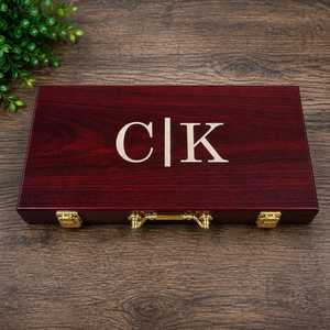 Ensemble de poker en <span class=keywords><strong>bois</strong></span> personnalisé OEM ODM, 300 jetons, cadeau pour les demoiselles d'honneur, fête de bachelier, étui gravé personnalisé - Product Image 1