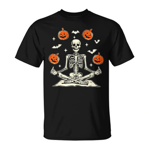 Camiseta de Halloween con diseño de esqueleto, color negro, talla mediana, diseño de calabazas y murciélagos en pose de yoga - Product Image 2