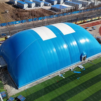 Tente de sport de haute qualité à structure de membrane en dôme d'air imperméable à trois couches pour toutes les saisons, couverture de toit pour terrain de basket-ball et de tennis