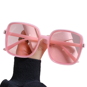 Gafas de Sol de Moda 2025 de Alta Calidad con Protección UV, Gafas de Sol de Playa, Gafas de Sol de Viaje para Mujer, Venta al Por Mayor, Personalizadas - Product Image 2
