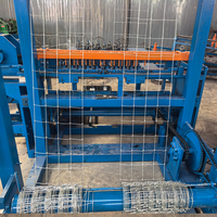 Nouvelle machine à tisser des clôtures à trous carrés pour clôtures de pâturages de bétail, utilisée avec du fil d'acier galvanisé