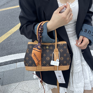 Sacs à main populaires pour femmes sur Internet. Boutique en ligne de sacs à main de luxe pour femmes. 9917 - Product Image 3