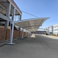 Abri de voiture extérieur en structure membranaire, imperméable, en PVDF, avec structure en acier et abri en tissu tendu, pour jardin et parking